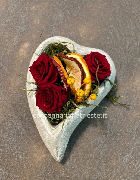 cuore ceramica con rose stabilizzate