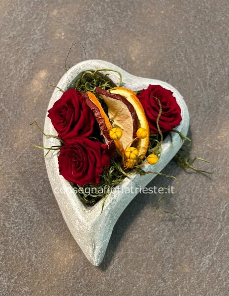 cuore ceramica con rose stabilizzate cm 16x8
