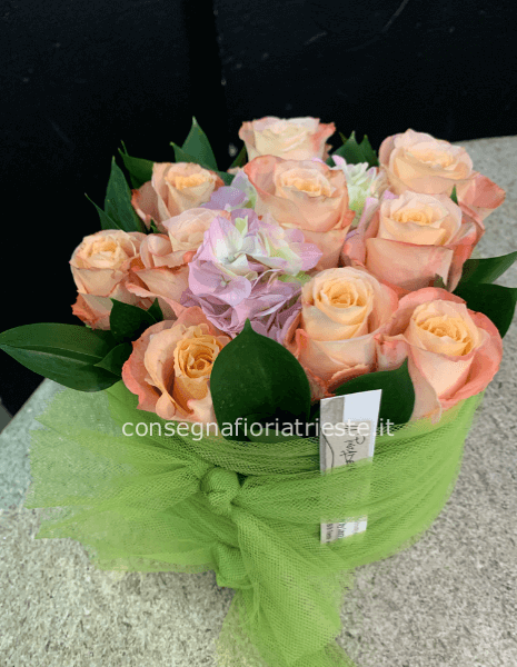 composizione stile Sushi con rose