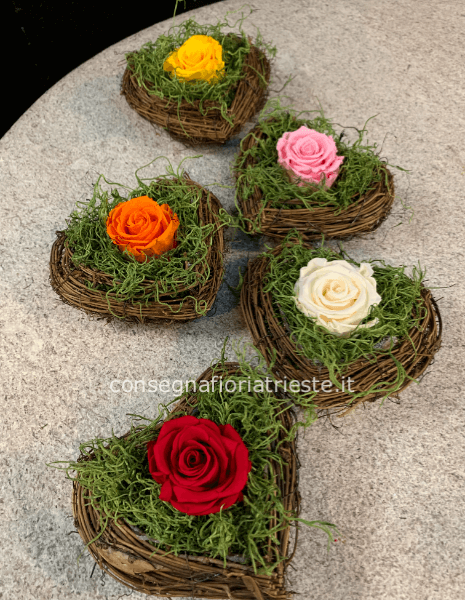 Cuore rustico con rosa stabilizzata ROSSA