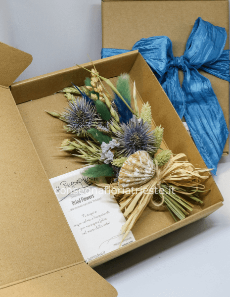 scatola regalo con fiori secchi BLU