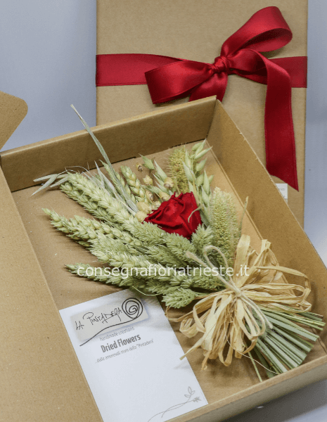 scatola regalo con fiori secchi ROSSO